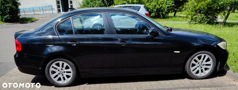 BMW Seria 3 320i - 4