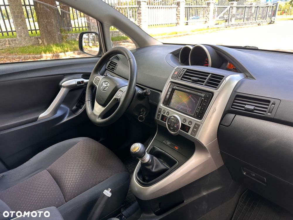 Toyota Verso 2.0 D-4D Executive - 5