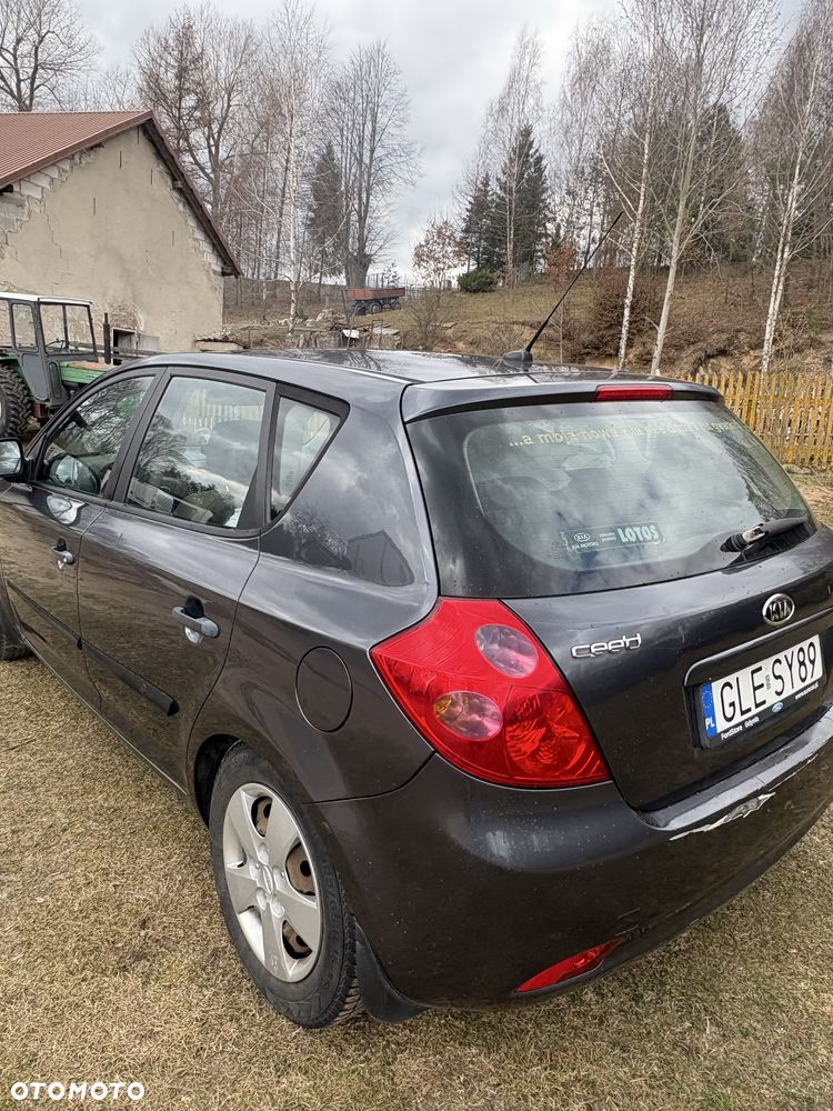Kia Ceed - 6