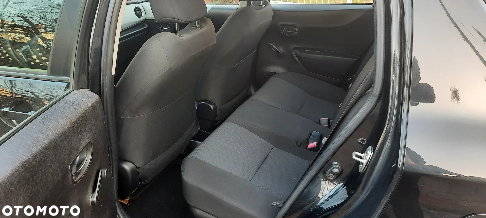 Toyota Yaris Hybrid 100 Dynamic - 18