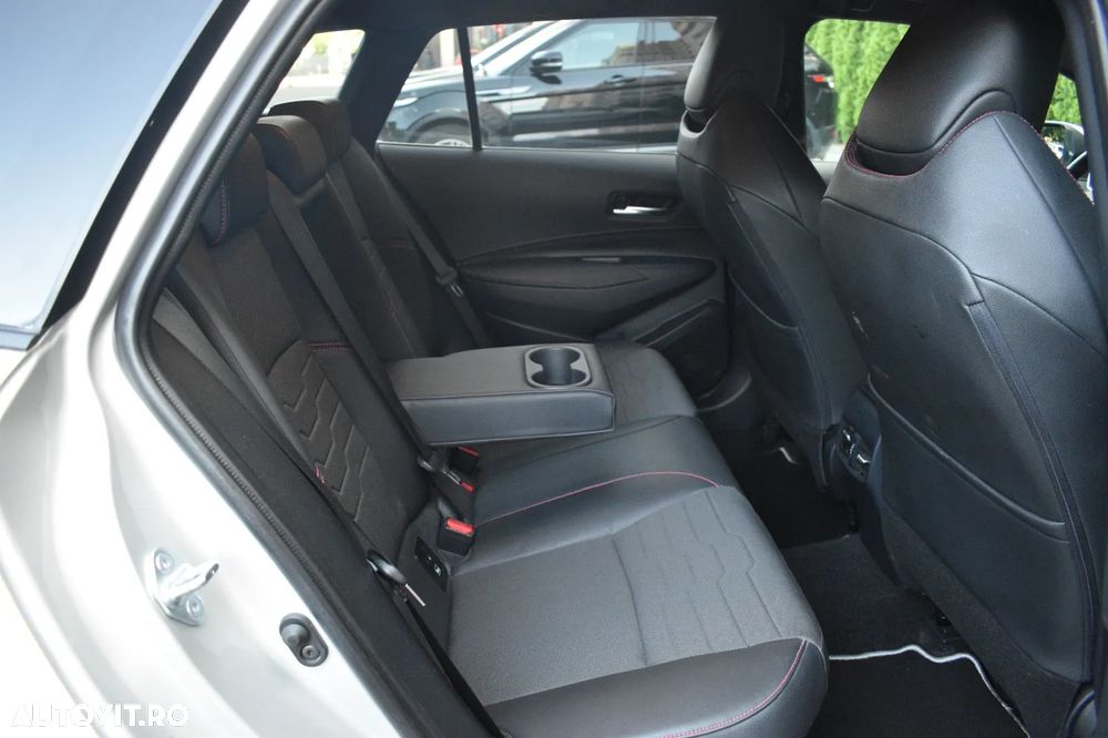 Toyota Corolla 2.0 Lounge - 16