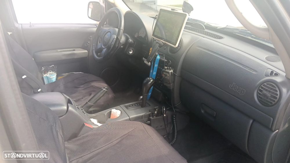 Jeep Cherokee - 12