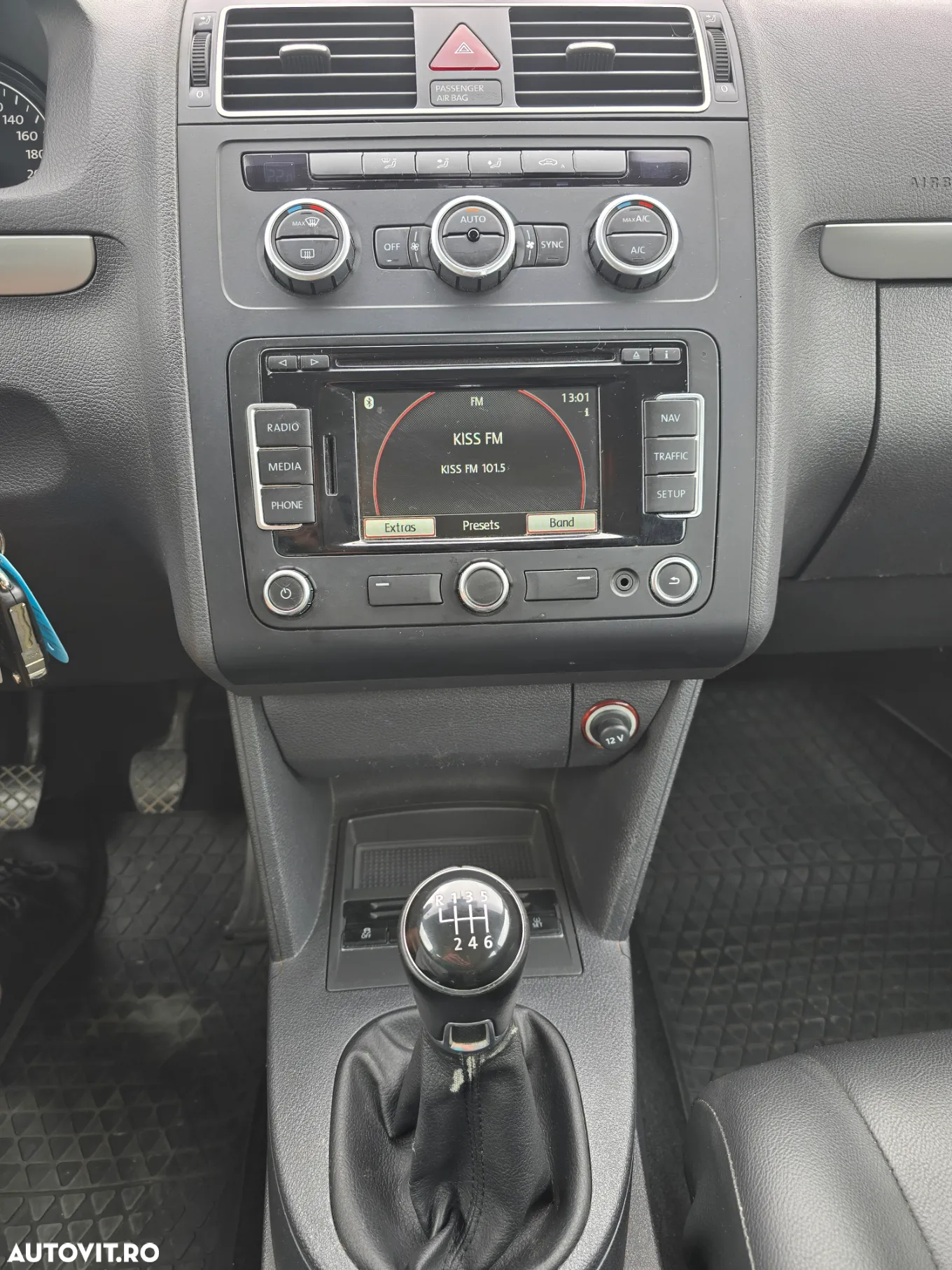 Volkswagen Touran 1.6 TDI BlueMotion Technology Comfortline - 24