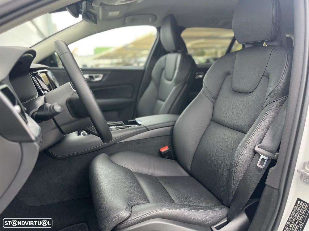 Volvo V60 2.0 T6 AWD TE Plus Dark - 16