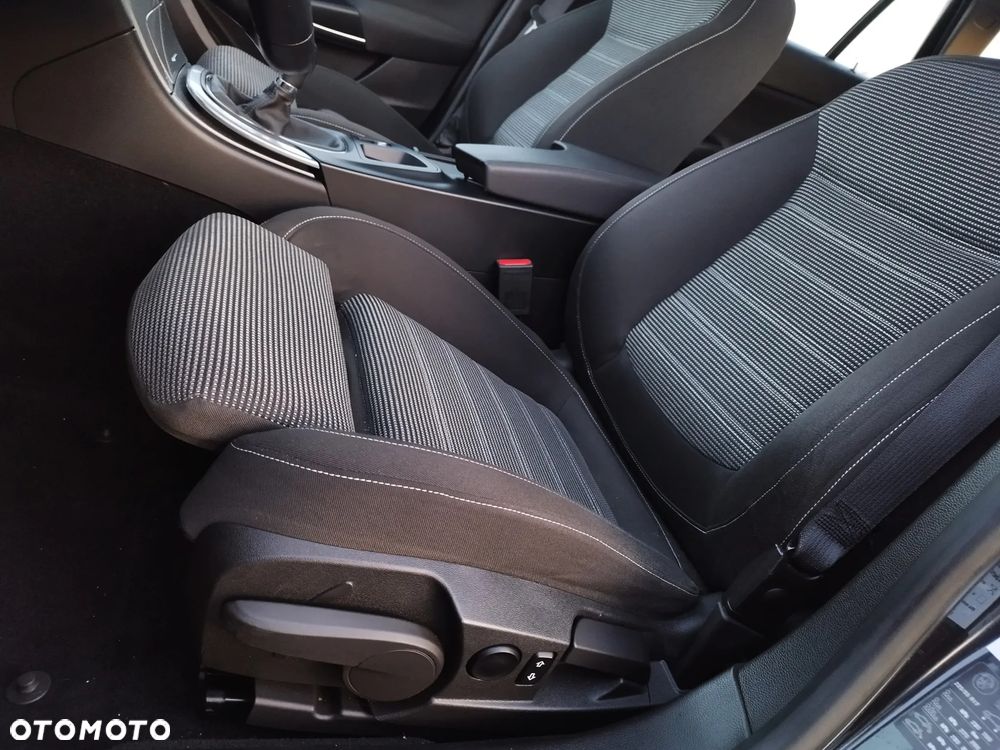 Opel Insignia - 12