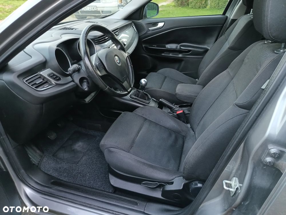 Alfa Romeo Giulietta 1.6 JTDM Distinctive - 10