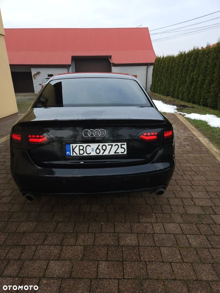 Audi A4 Limousine - 4