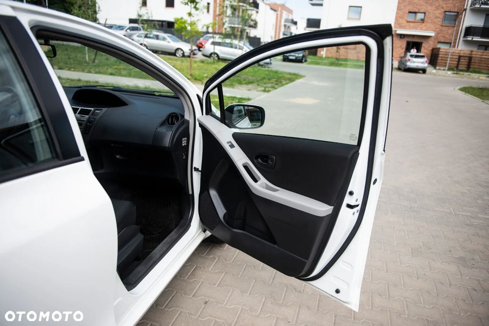 Toyota Yaris 1.0 VVT-i Cool - 24