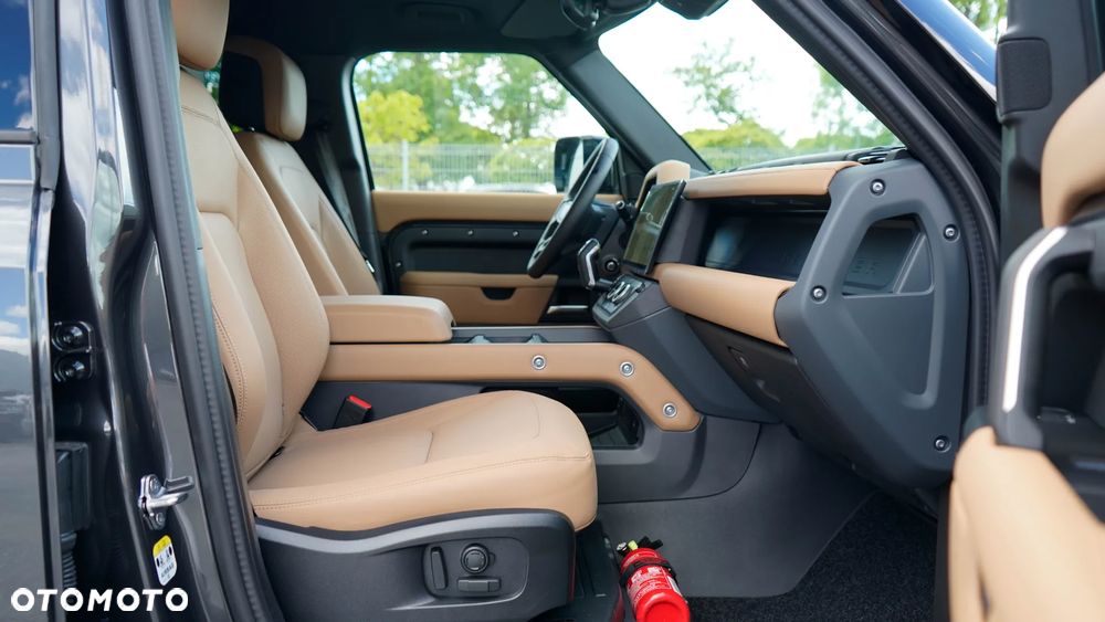 Land Rover Defender 3.0 D350 mHEV X-Dynamic HSE - 13