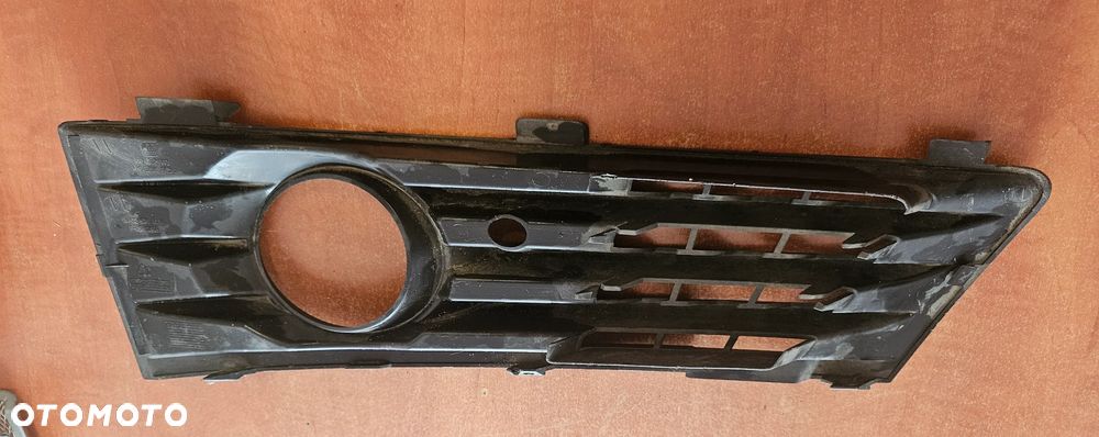 Kratka halogenów OPEL ZAFIRA B 13124990 - 2