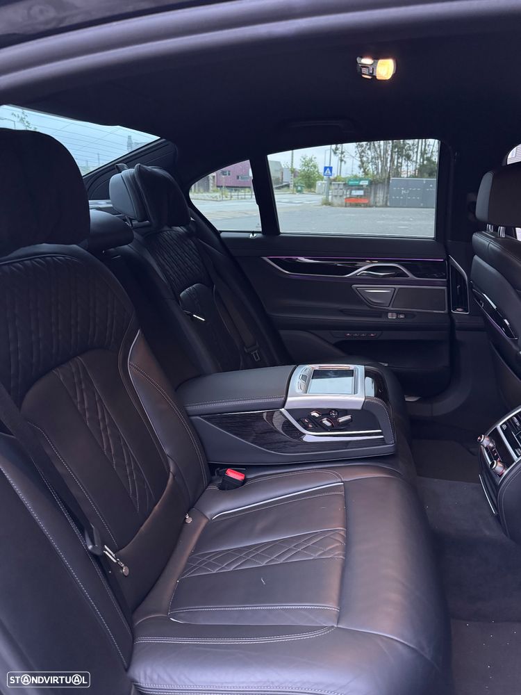 BMW 725 d Pack M - 8