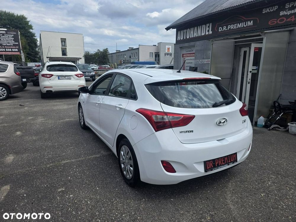Hyundai i30 1.6 D Classic + - 6