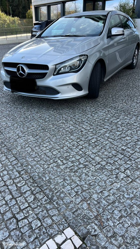 Mercedes-Benz CLA 180 d Shooting Brake - 13