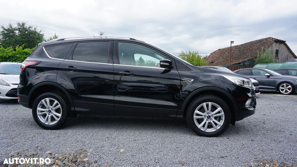 Ford Kuga 1.5 EcoBoost 2WD Trend - 3