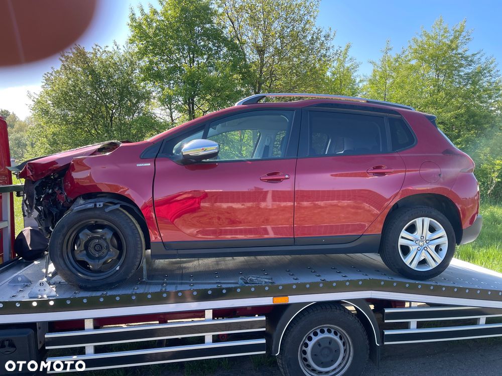 Peugeot 2008 1.6 BlueHDi Style - 4