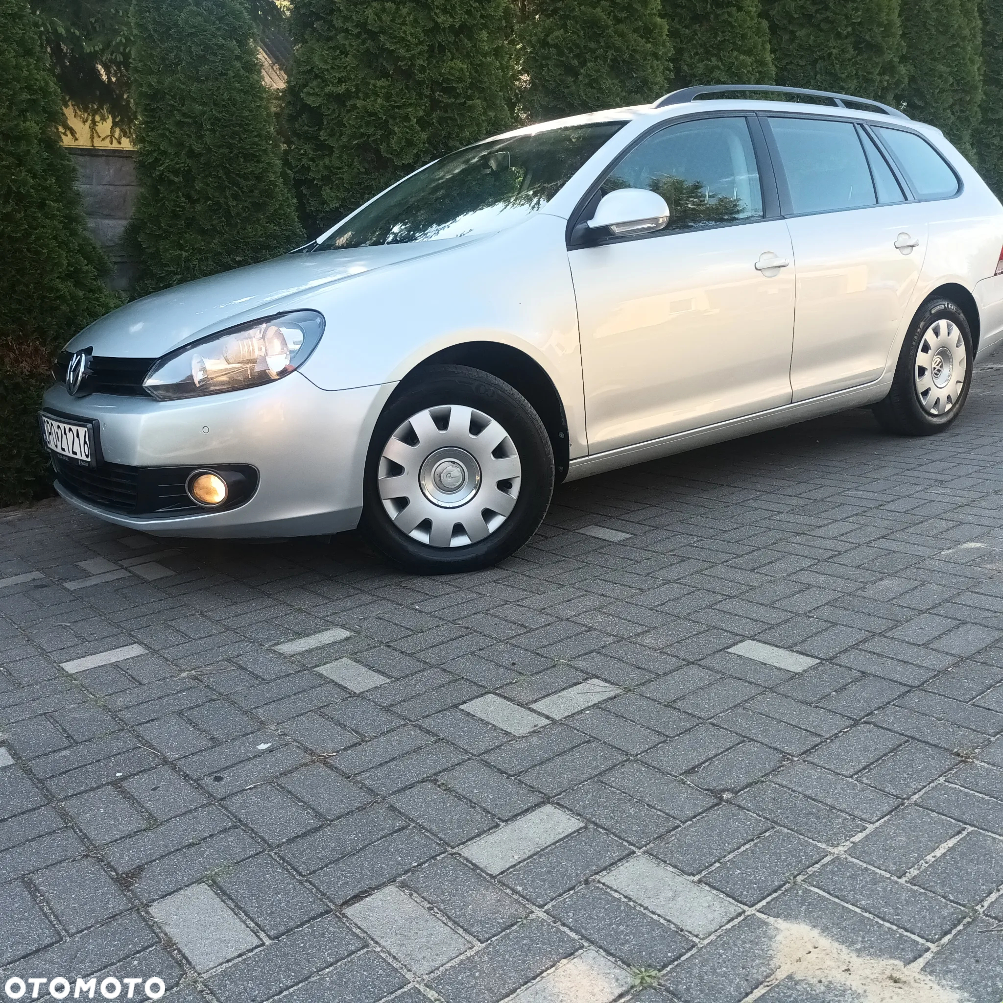 Volkswagen Golf VI 1.6 TDI BlueMot Comfortline - 16