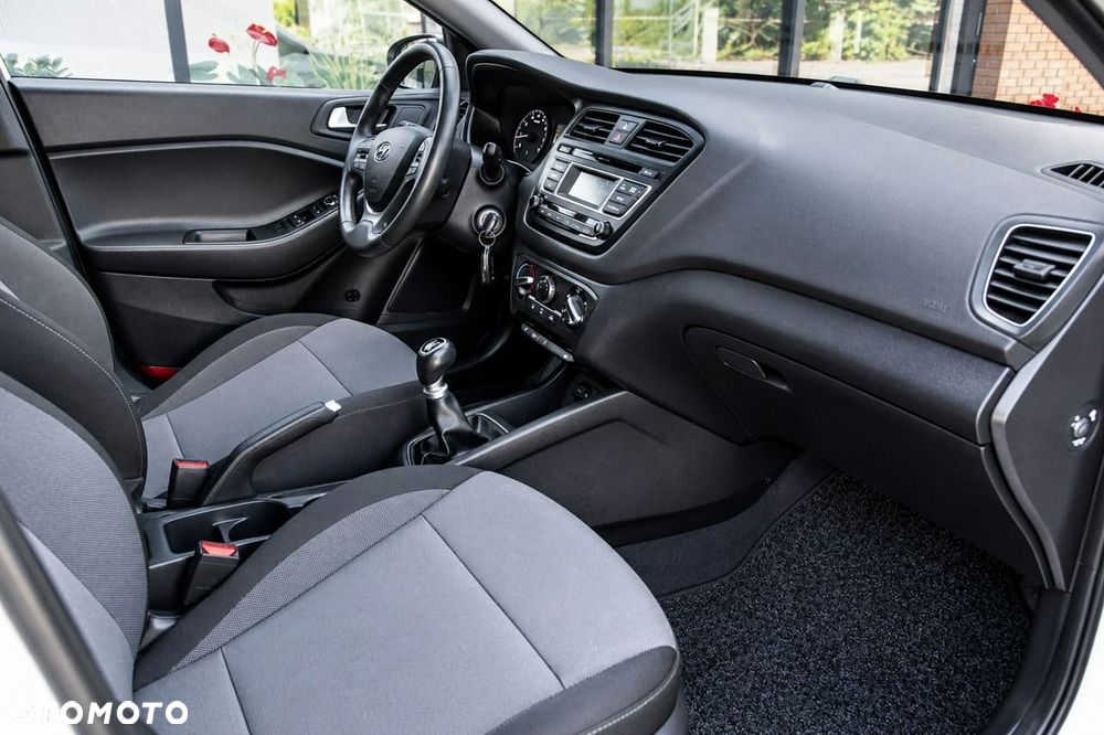 Hyundai i20 1.2 Passion Plus - 12