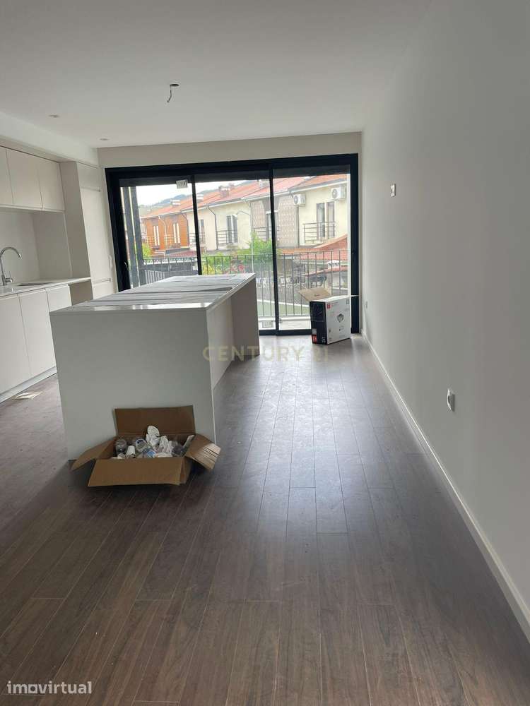 Luxuosa Moradia T4 com Jardim e Piscina - Valongo, Porto - Grande imagem: 2/19