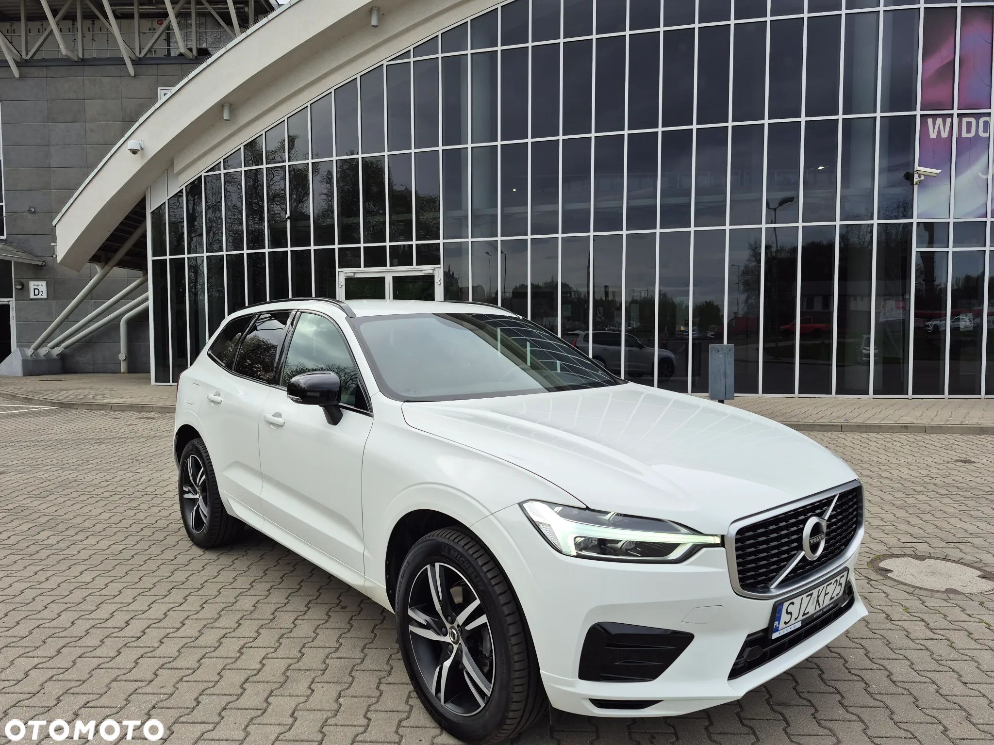 Volvo XC 60 D4 R-Design - 1