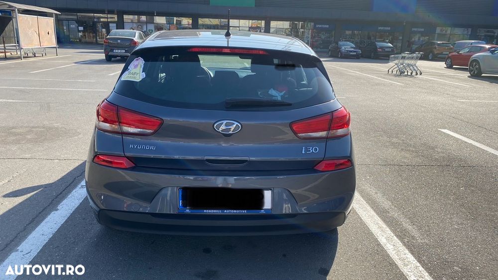 Hyundai i30 1.4 100CP 5DR M/T Comfort - 4