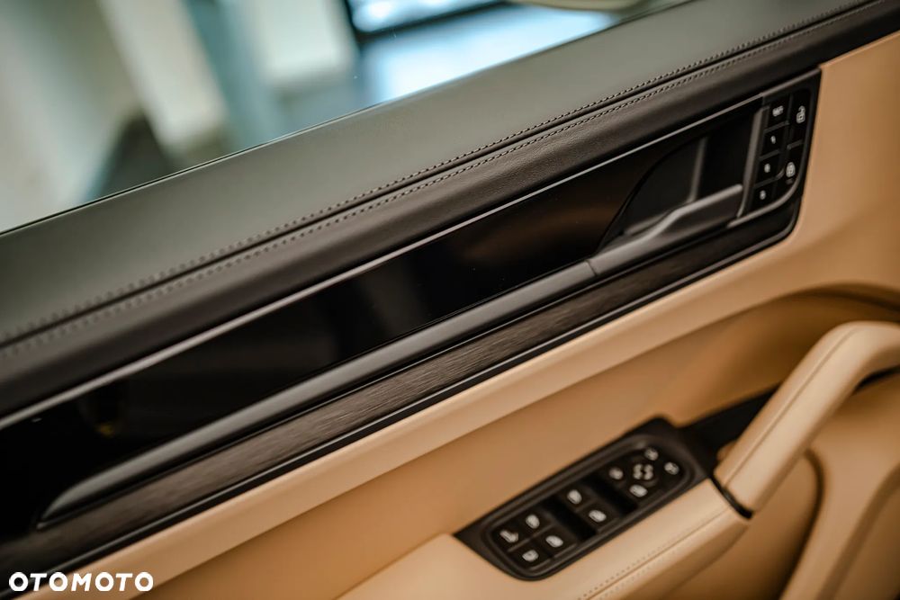 Porsche Cayenne E-Hybrid PHEV Black Edition - 15