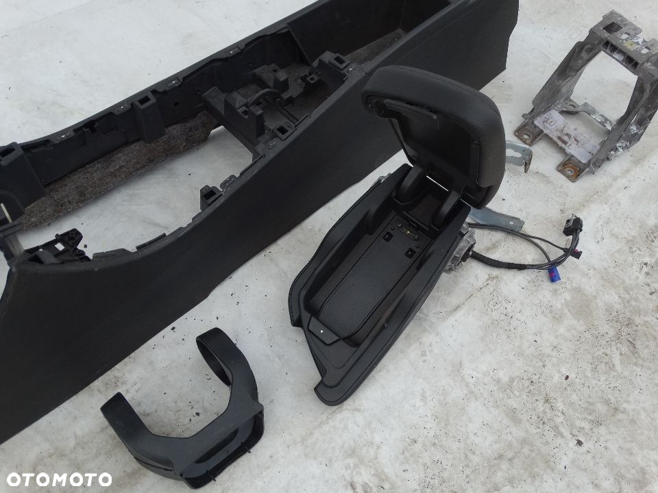 BMW X1 F48 USA EUROPA WNĘTRZE TAPICERKA BOCZKI KONSOLA WYKŁADZINA - 18