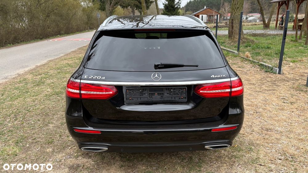Mercedes-Benz Klasa E 220 d 4-Matic 9G-TRONIC - 20