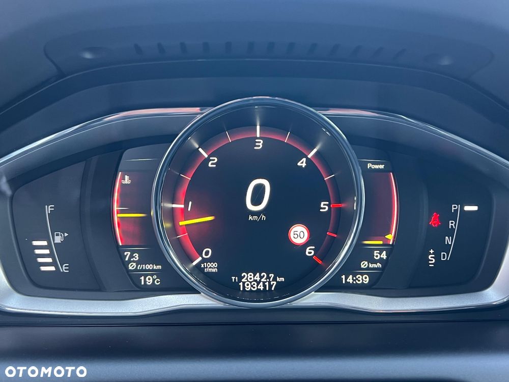 Volvo XC 60 D4 AWD Geartronic Summum - 19