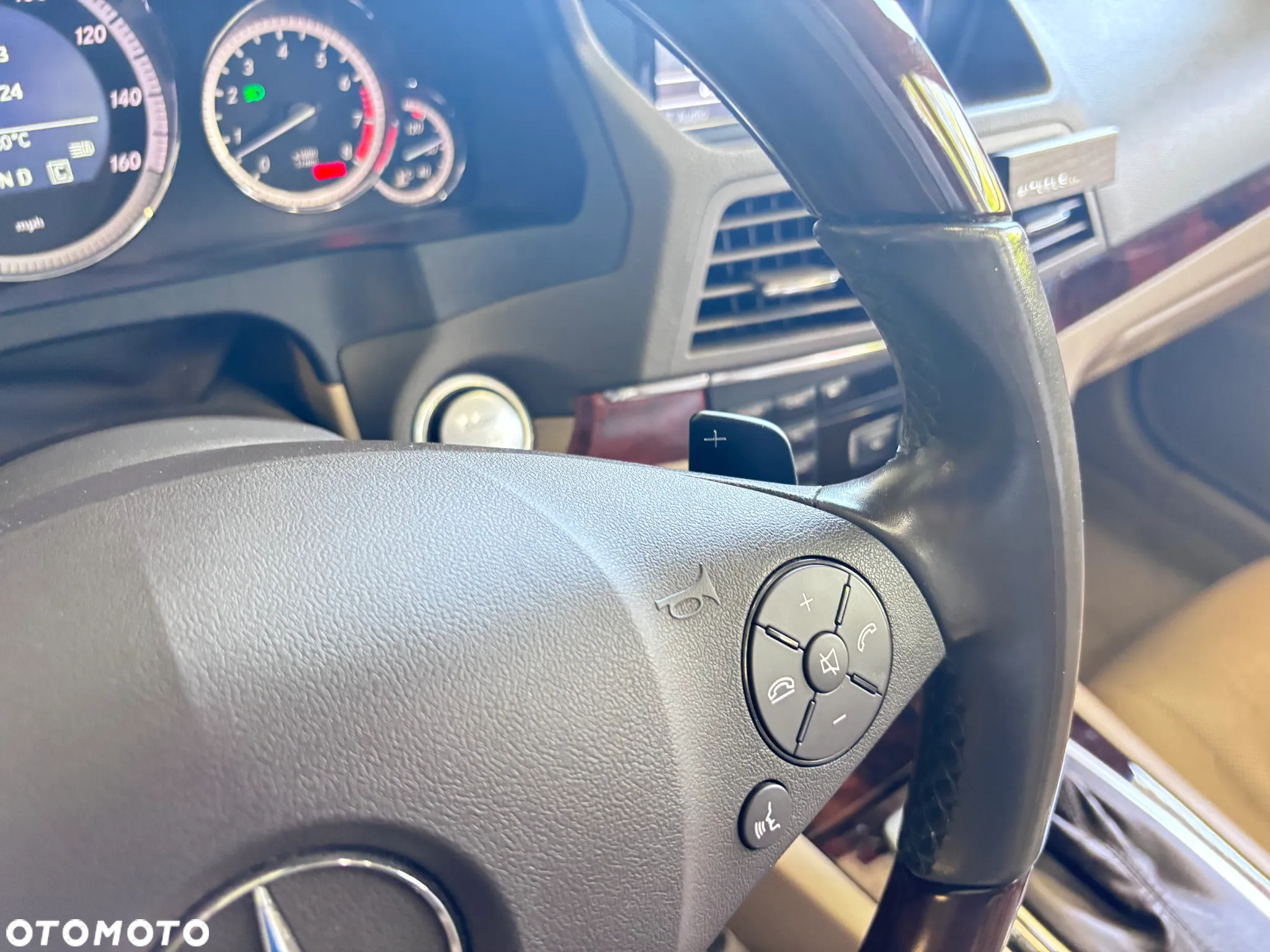 Mercedes-Benz Klasa E 500 Coupe 7G-TRONIC Avantgarde - 25