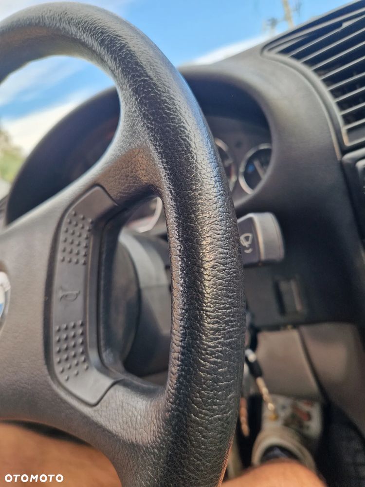 BMW Seria 3 318i - 28