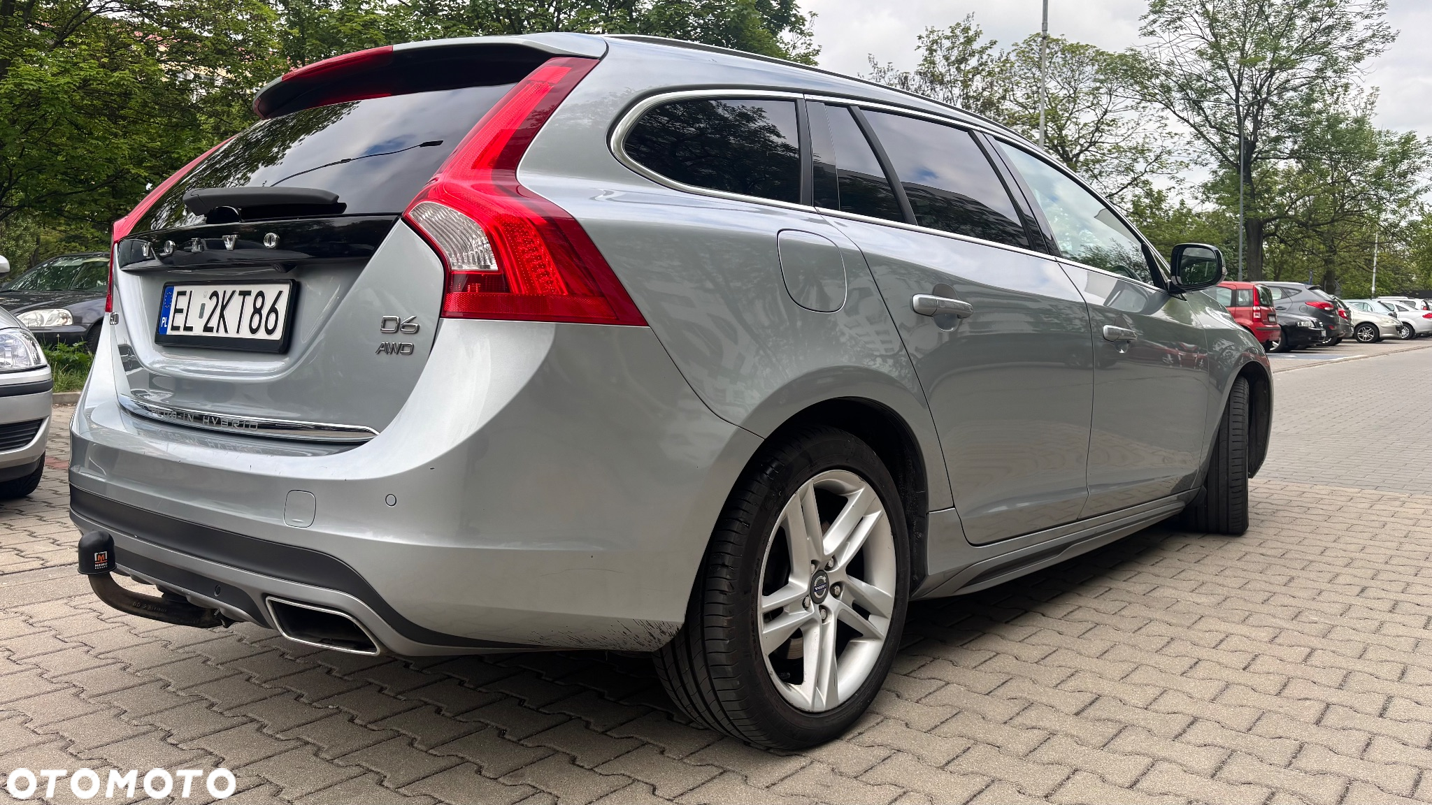 Volvo V60 D6 AWD Plug-in Hybrid Summum - 9