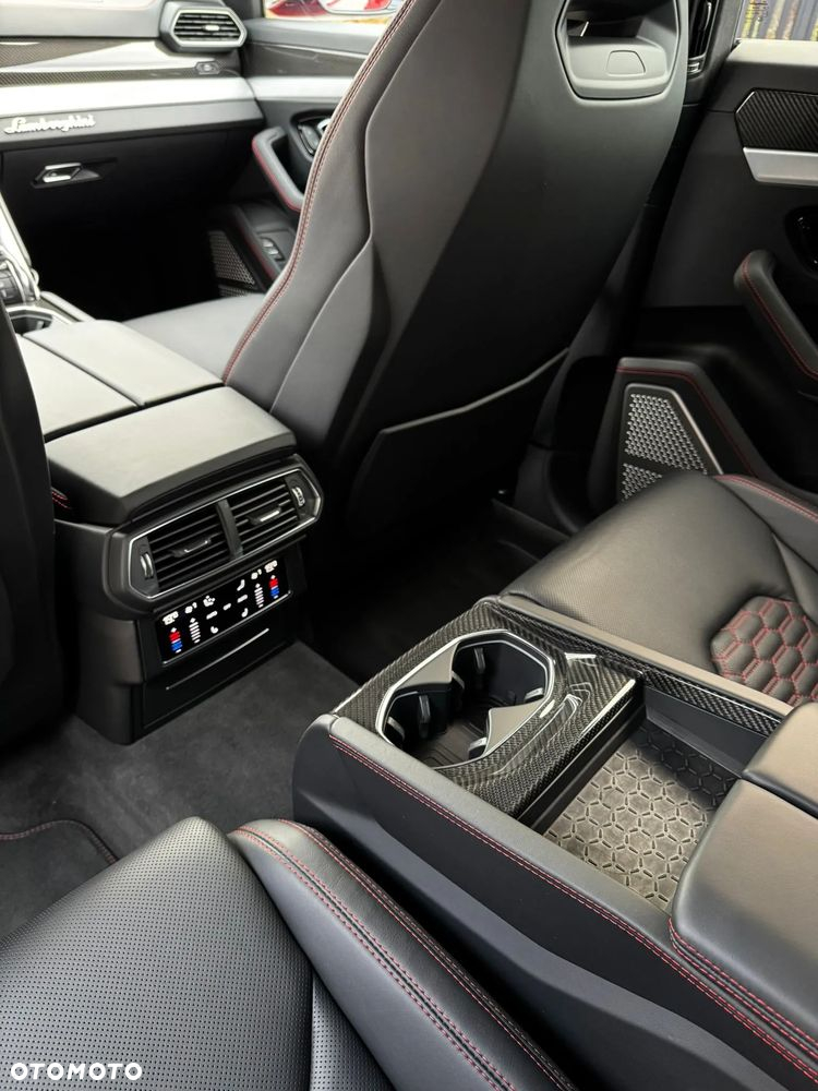 Lamborghini Urus - 12