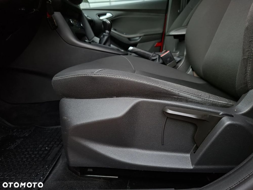 Ford Focus 1.6 Trend - 16