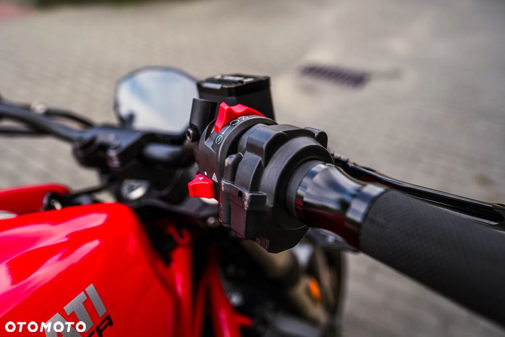 Ducati Monster - 10
