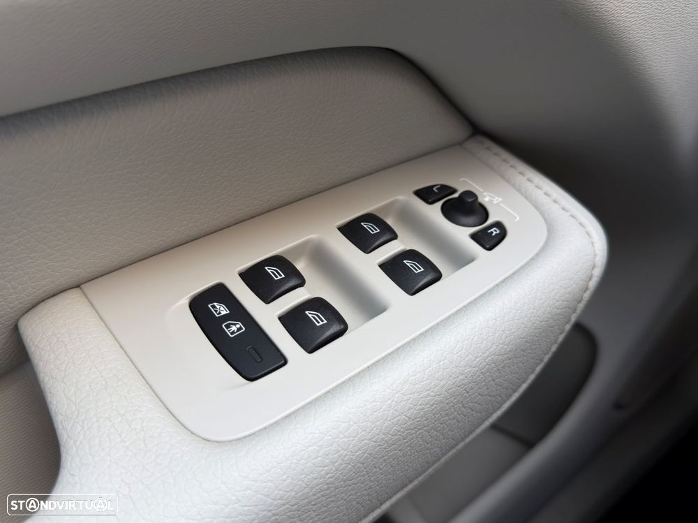Volvo XC 60 2.0 T6 PHEV Inscription AWD - 43
