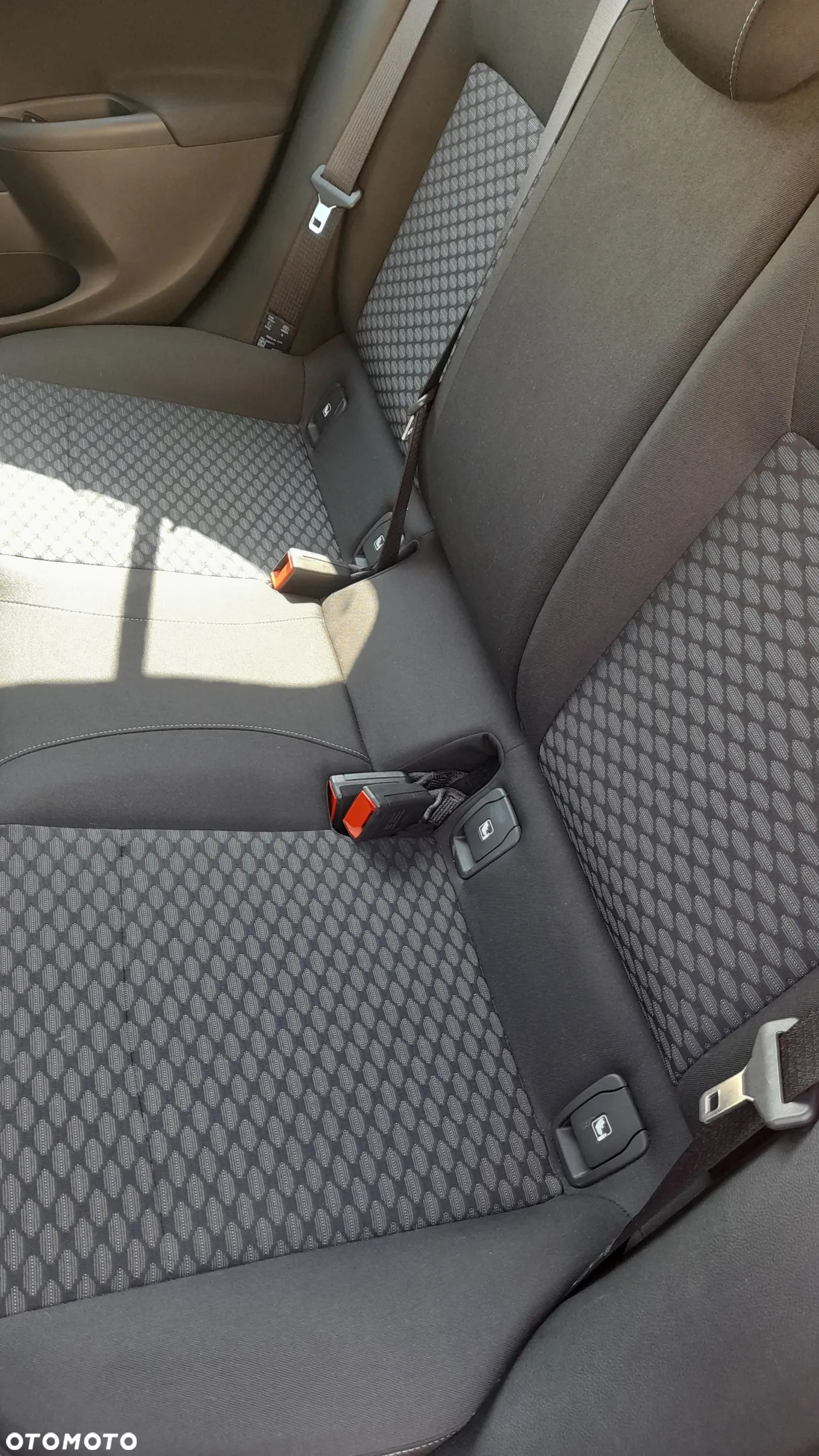 Opel Astra V 1.4 T Dynamic - 11