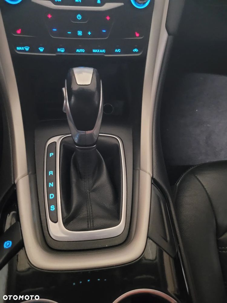 Ford Fusion - 35