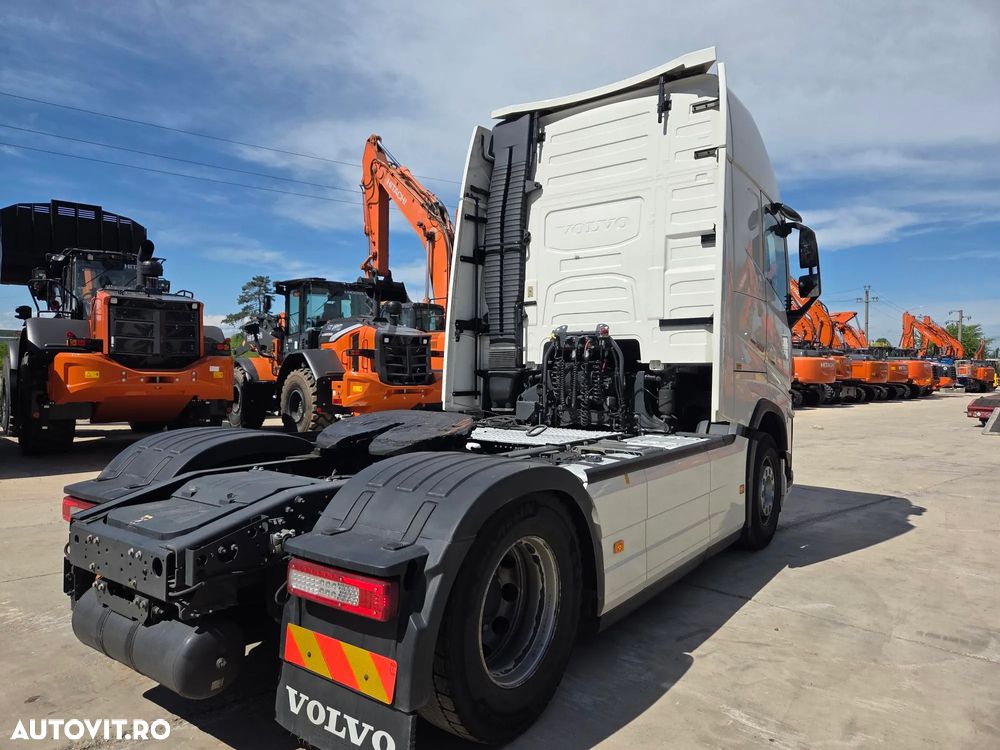 Volvo FH 500, 2022, 543.610km, rulata in GERMANIA, 2 paturi, Aeropachet spoilere cabina, spoilere sasiu, 2 rezervoare, Frigider, Aer conditionat STATIONARE, CIV, anv Michelin 70% ok, Automata, Navigatie, posibilitate leasing-PROMOTIE 53.900 EUR+Tva - 7