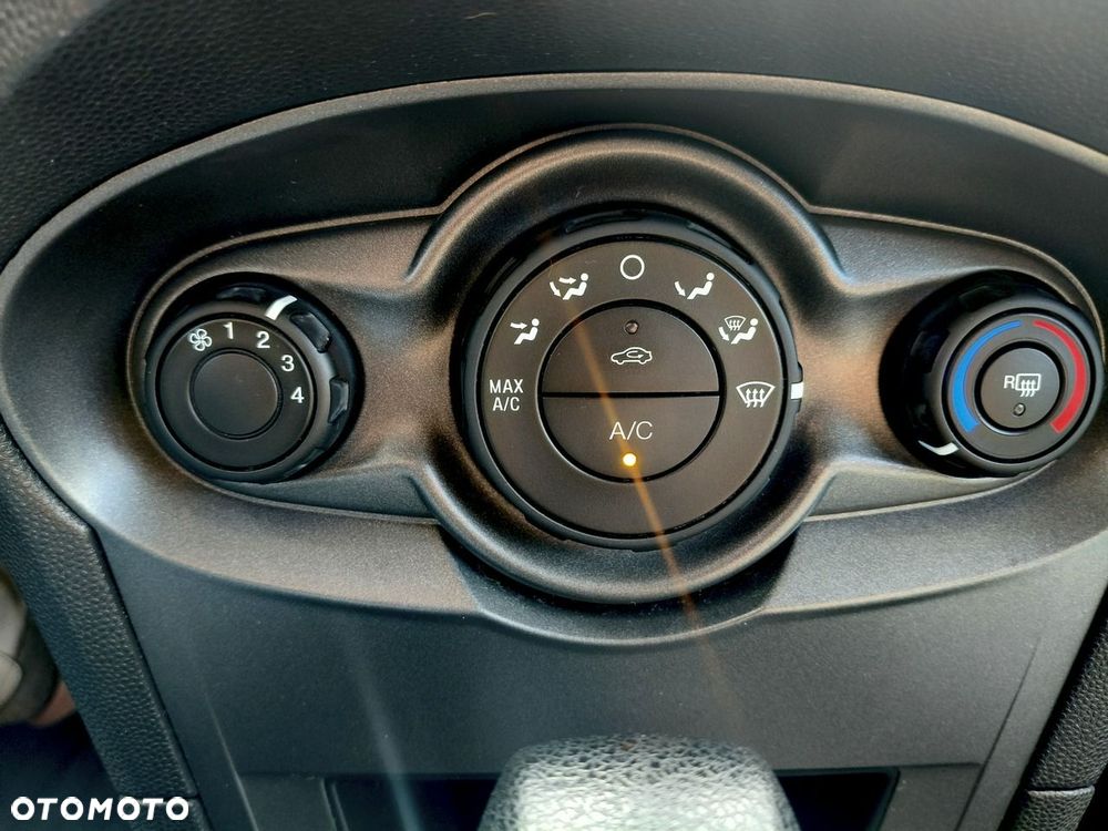 Ford Fiesta - 10