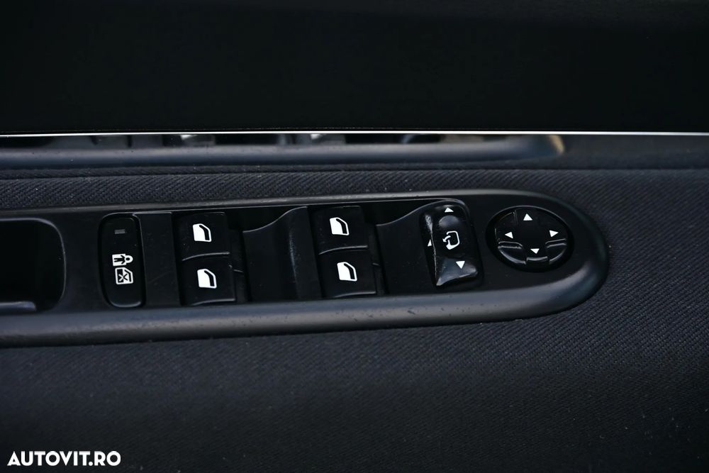 Peugeot 3008 Hybrid4 - 18