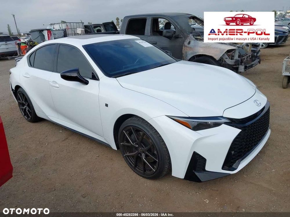 Lexus IS