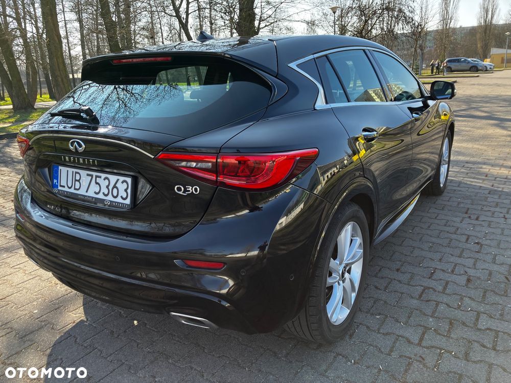 Infiniti Q30 1.5d Premium Tech - 8