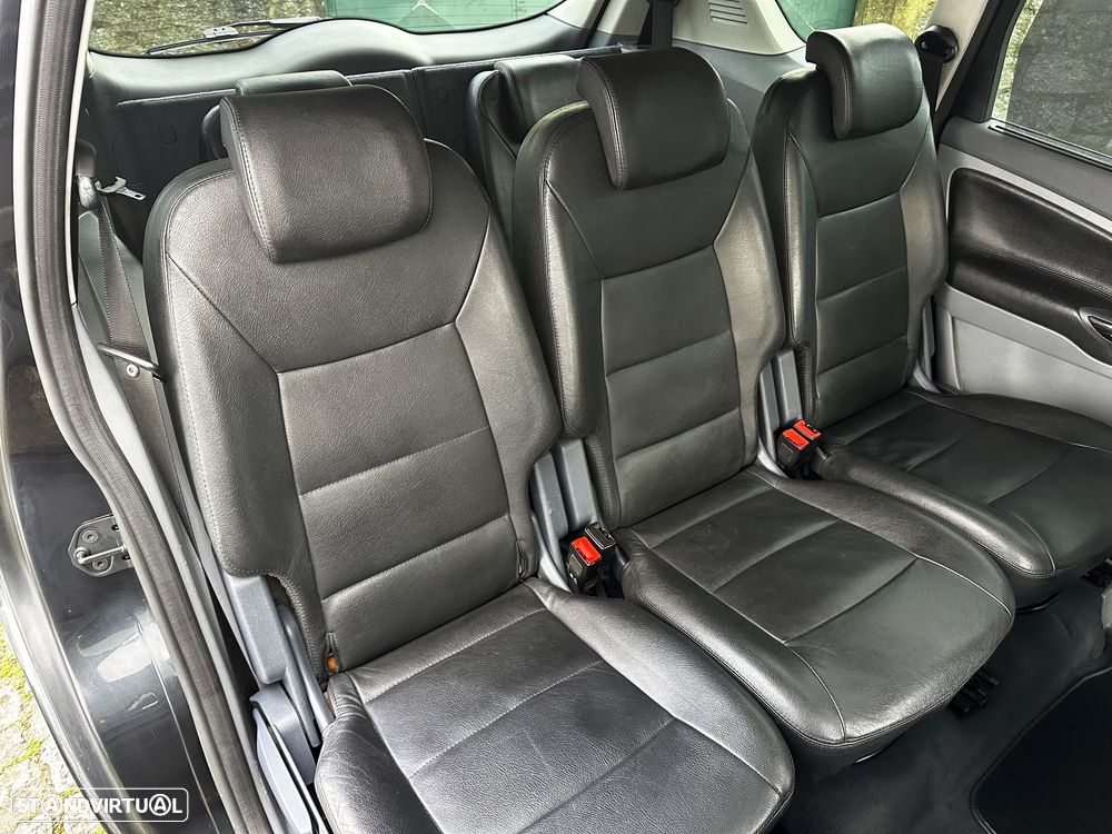 Ford S-Max 1.8 TDCi Titanium 7L - 31