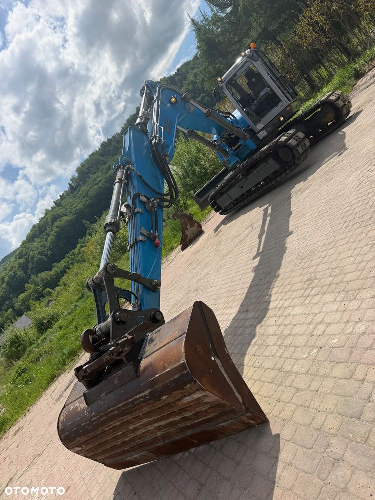 Wacker Neuson ET145 Koparka Gąsienicowa 15 ton. Maszyna jak Nowa 2018 rok. 3400Mtg silnik PERKINS. Maszyna Pełny Oryginał. Aktualna DEKRA BMWT oraz aktualne serwisy Eksploatacyjne! Sprowadzona z Norwegii, KLIMA, KAMERY, własna pompa tankowania, Nagłośnienie, Zero luzów i wycieków! OKAZJA. Szybkozłącze Hydrauliczne. Skrętne ramię. Dodatkowe linie hydrauliczne! 2 łyżki - 28