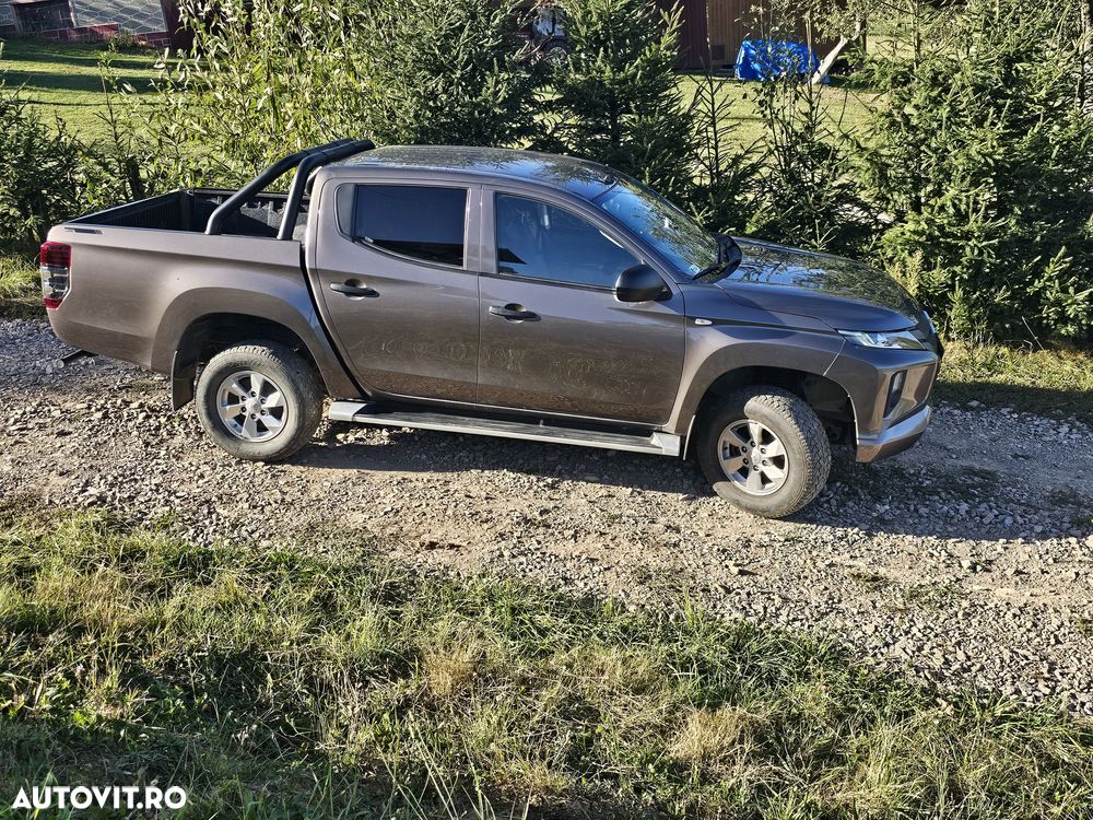 Mitsubishi L200 Double Cab M/T Invite - 2