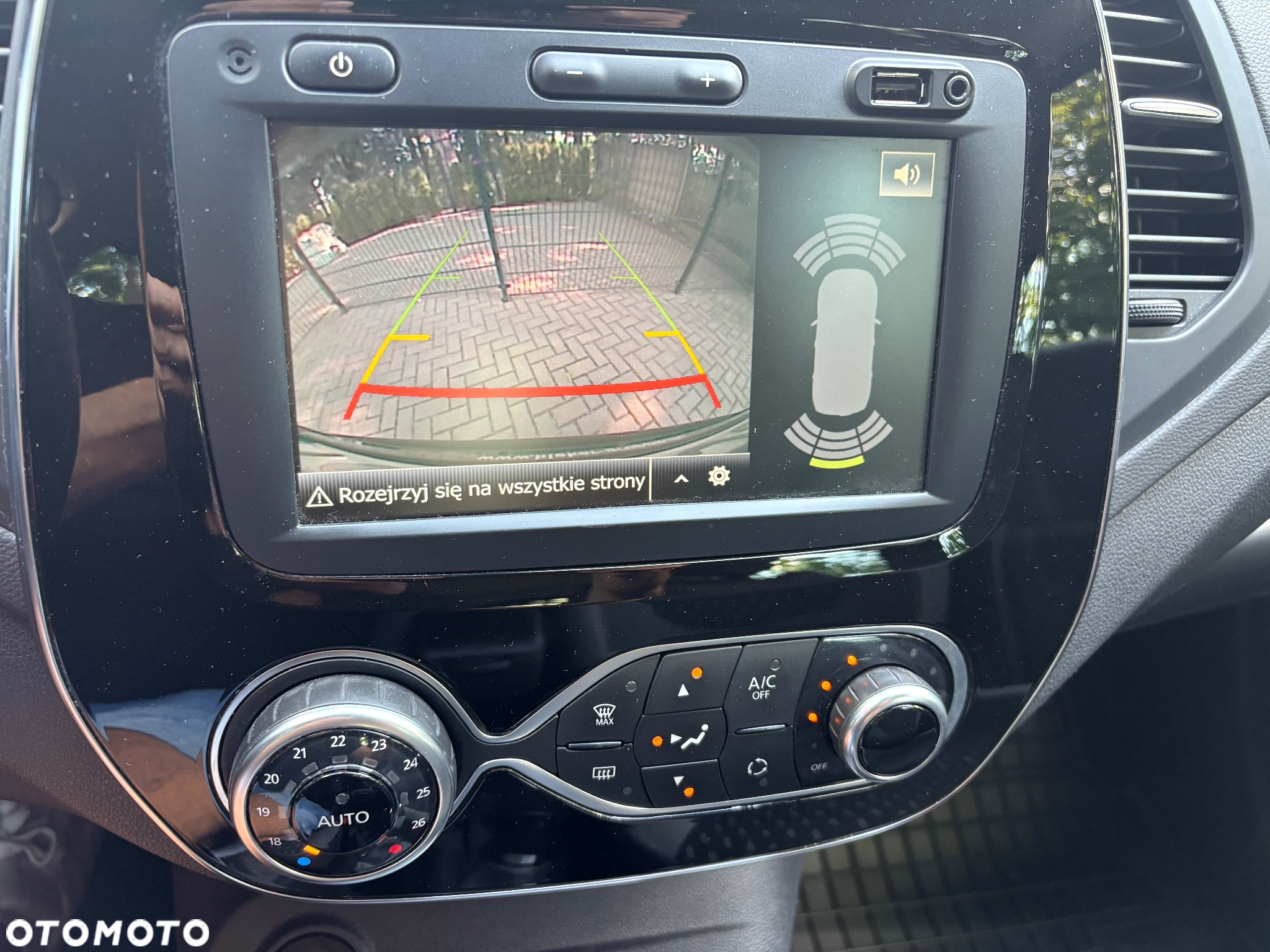 Renault Captur (ENERGY) TCe 90 BOSE EDITION - 12