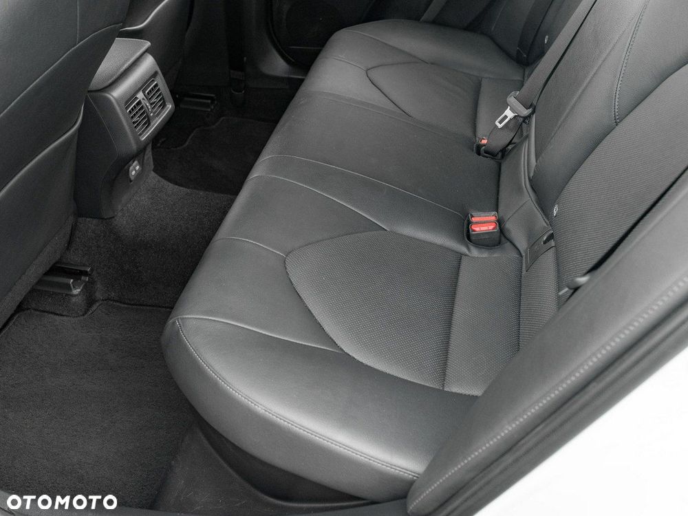 Toyota Camry - 26