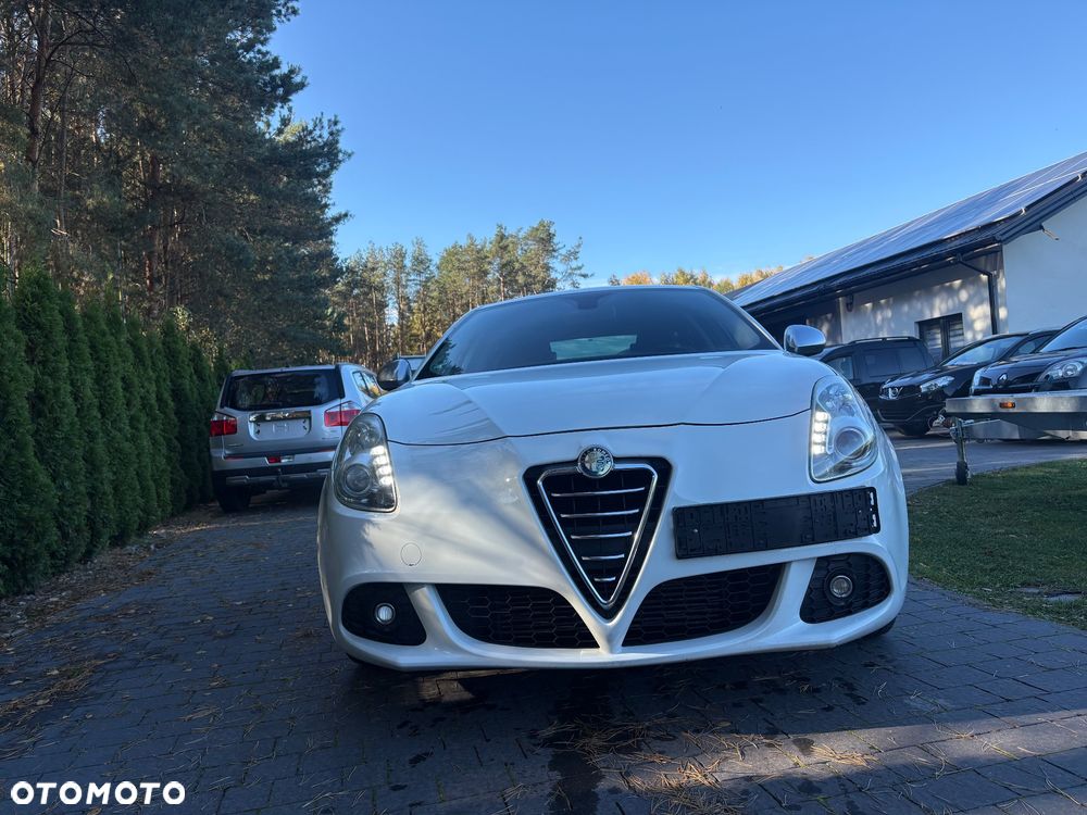 Alfa Romeo Giulietta 2013 photo 2