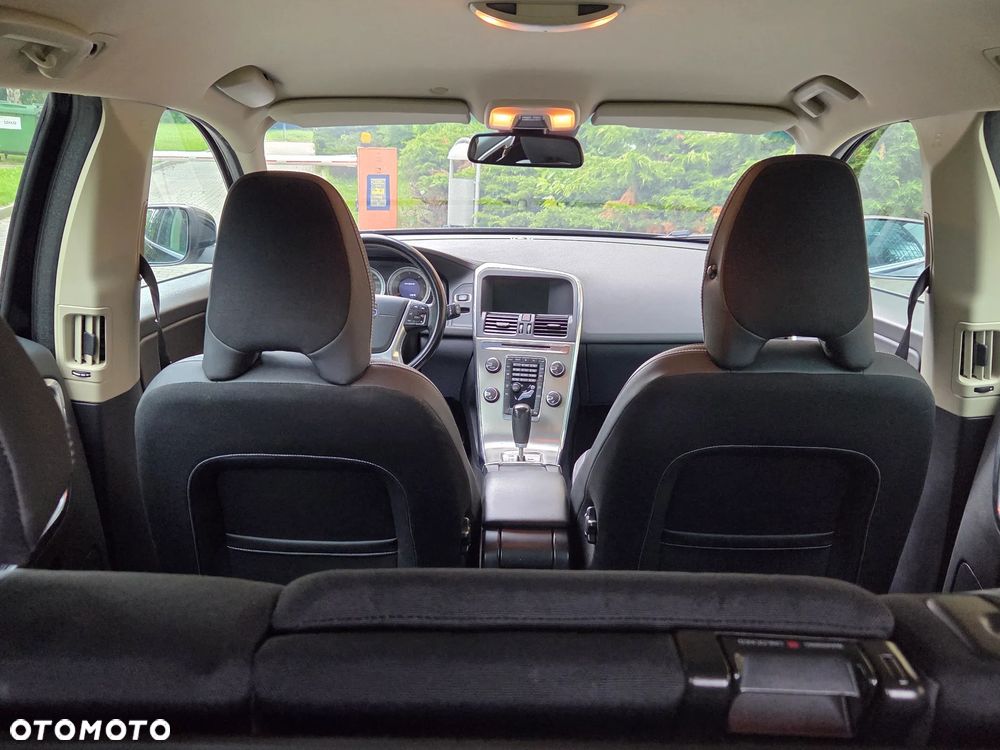 Volvo XC 60 D4 Geartronic Momentum - 29