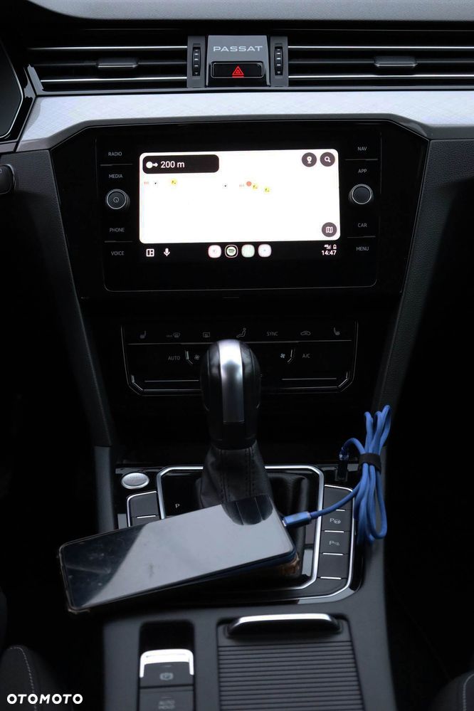 Volkswagen Passat - 13